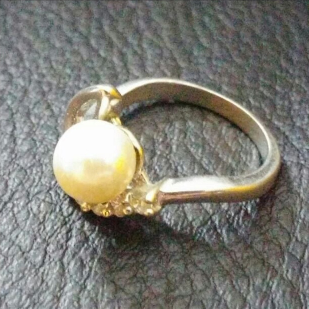 Ring - Picture 2 of 2